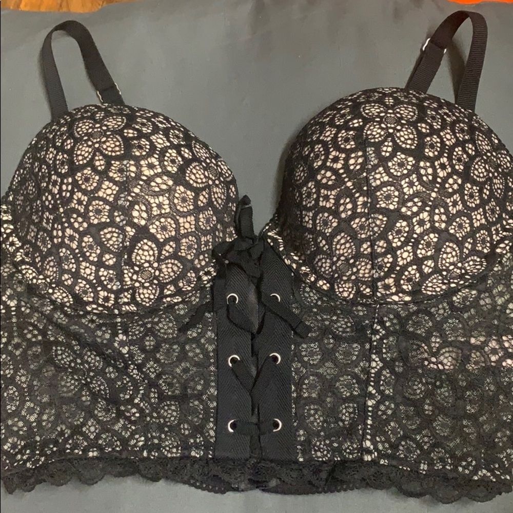 Victoria’s Secret passed Demi lace bra-NWOT